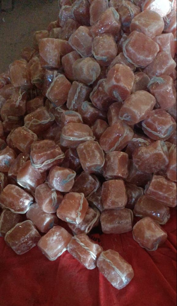 Picture of Pink Salt Block 6 Block (Supper Premium) (1 Box) 19-20 kg
