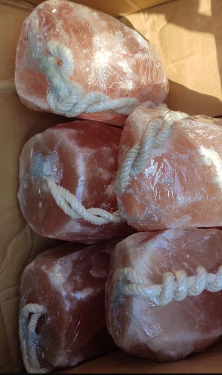 Picture of Pink Salt Block 6 Block (Supper Premium) (1 Box) 19-20 kg